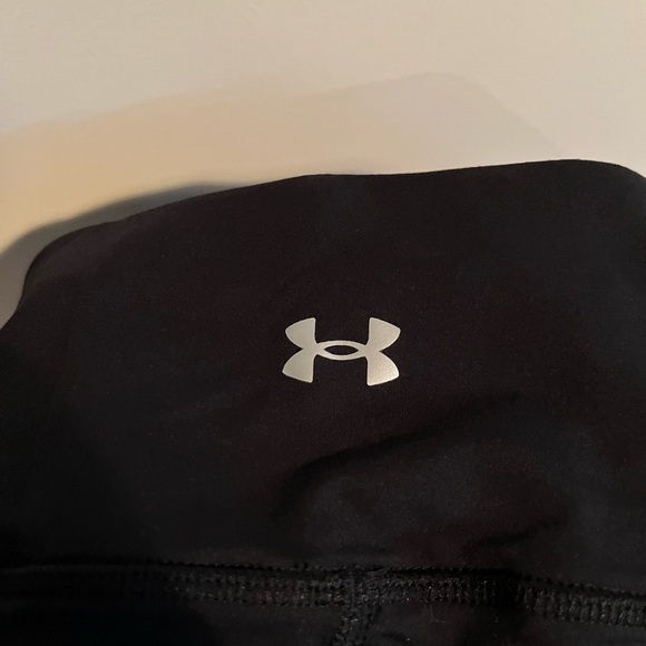 Like new under armour capris - Picture 3 of 5